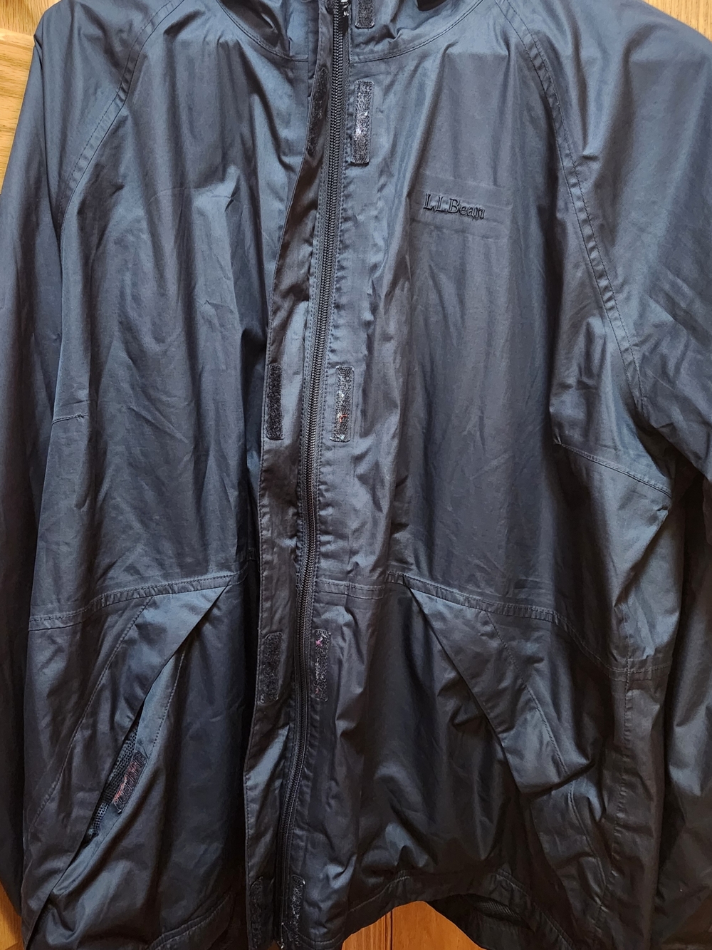 L.L.Bean Women's Rain Jacket With Hoodi Black Size 1X Plus - Picture 4 of 6
